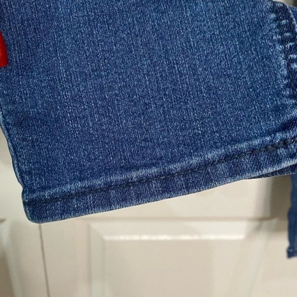Old Navy Super Skinny Mid-Rise Jeans Medium Wash - Picture 5 of 7